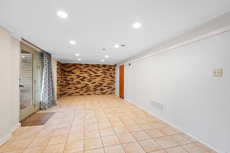 basement epoxy flooring in Iowa City, Iowa