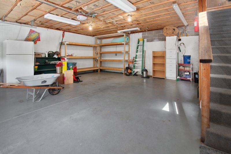 garage floor epoxy in Iowa City, Iowa